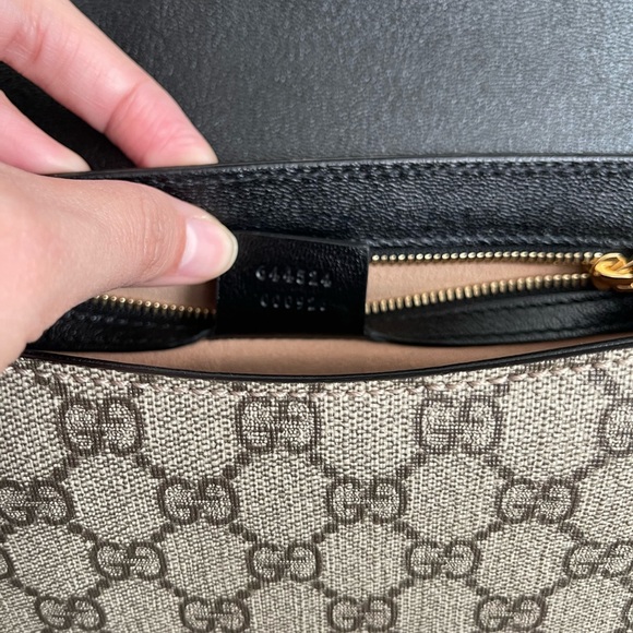 Gucci Padlock Saddle Crossbody - Picture 16 of 16